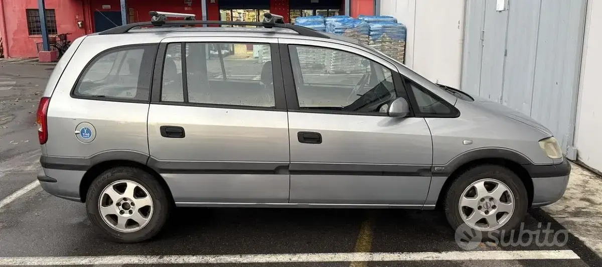 Usata Opel Zafira 101 CV (74 kW) 2002 Monovolume