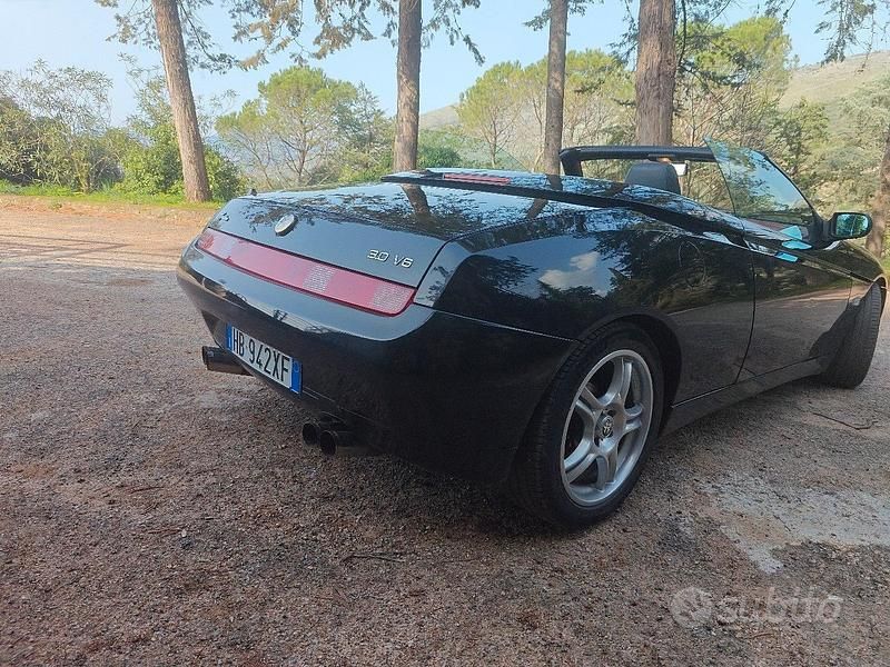 Usata Alfa Romeo Spider Lusso 192 CV (141 kW) 1999 Nero Cabrio