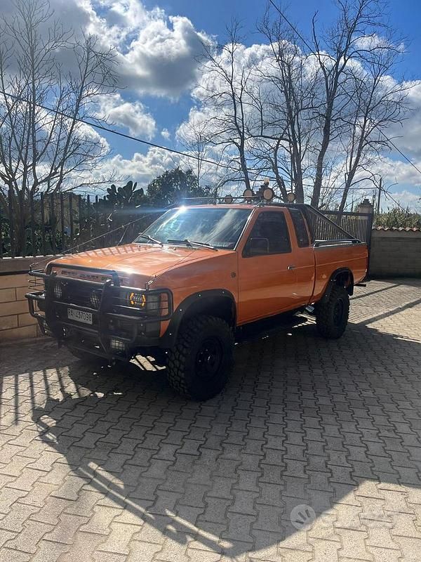 Usata Nissan Datsun 1986 SUV