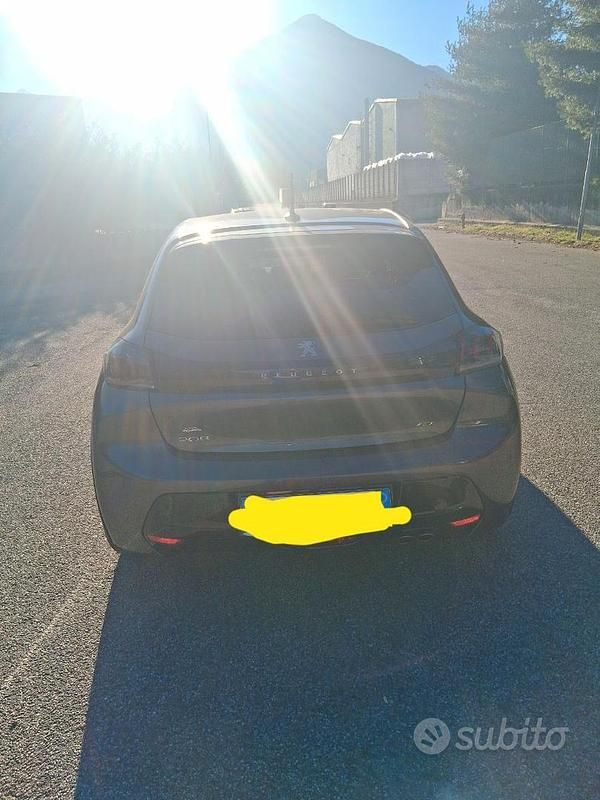 Usata Peugeot 208 GT 131 CV (96 kW) 2023 Grigio Utilitaria