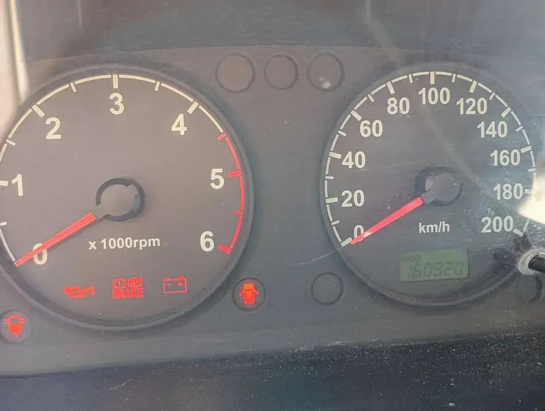 Usata Kia Bongo 94 CV (69 kW) 2005 Argento Furgone