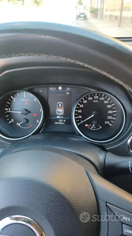 Usata Nissan Qashqai N-Connecta 116 CV (85 kW) 2021 Bianco SUV