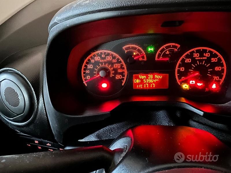 Usata Fiat Qubo Trekking 75 CV (55 kW) 2015 Bianco Monovolume