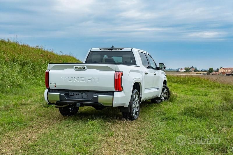 Nuova Toyota Tundra 437 CV (321 kW) 2025 Bianco Pick-up
