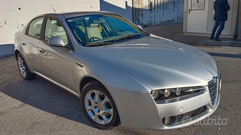 Usata Alfa Romeo 159 150 CV (110 kW) 2006 Grigio Berlina