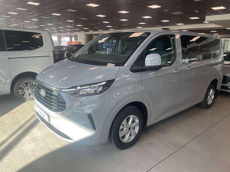 Usata Ford Transit Custom Titanium 136 CV (100 kW) 2024 Magnetic grey Station wagon