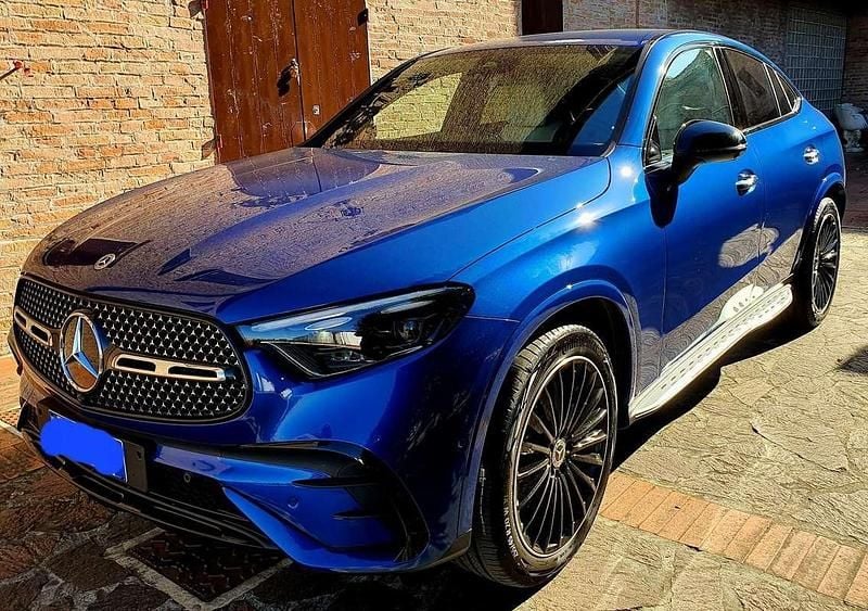 Usata Mercedes GLC220 AMG 194 CV (142 kW) 2023 Blu/azzurro Coupé