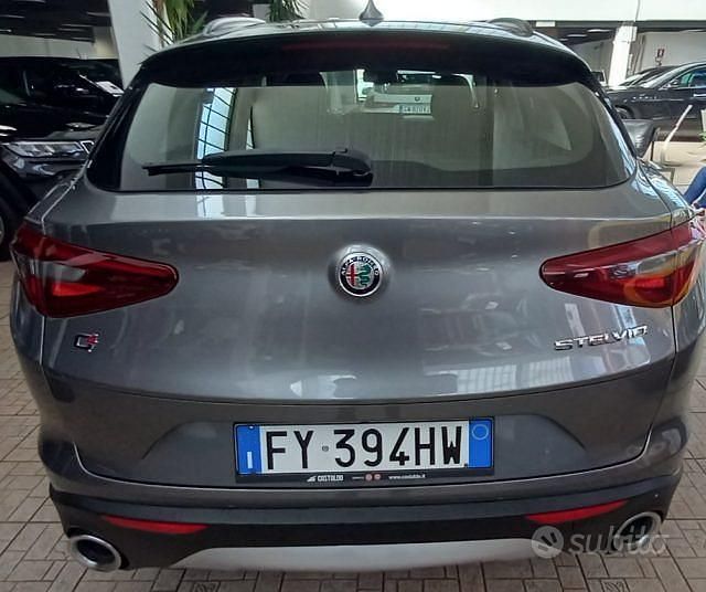 Usata Alfa Romeo Stelvio Business 190 CV (139 kW) 2019 Grigio scuro SUV