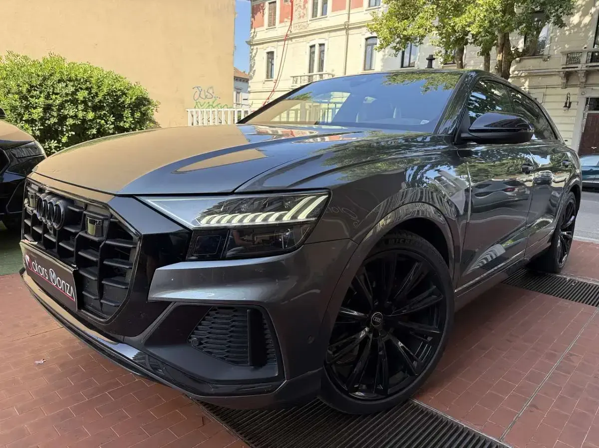 Usata Audi Q8 286 CV (210 kW) 2023 Grigio SUV