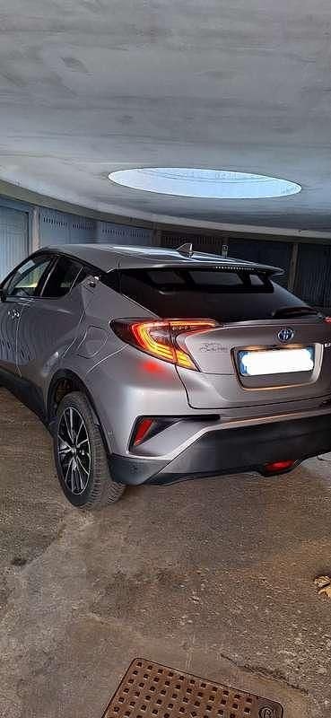 Usata Toyota C-HR Lounge 98 CV (72 kW) 2018 SUV