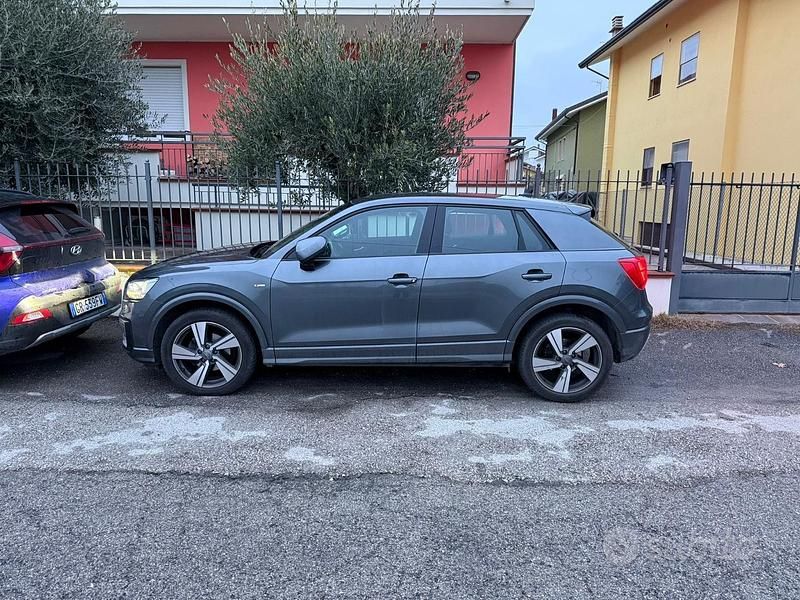 Usata Audi Q2 S-Line 120 CV (88 kW) 2019 Grigio SUV