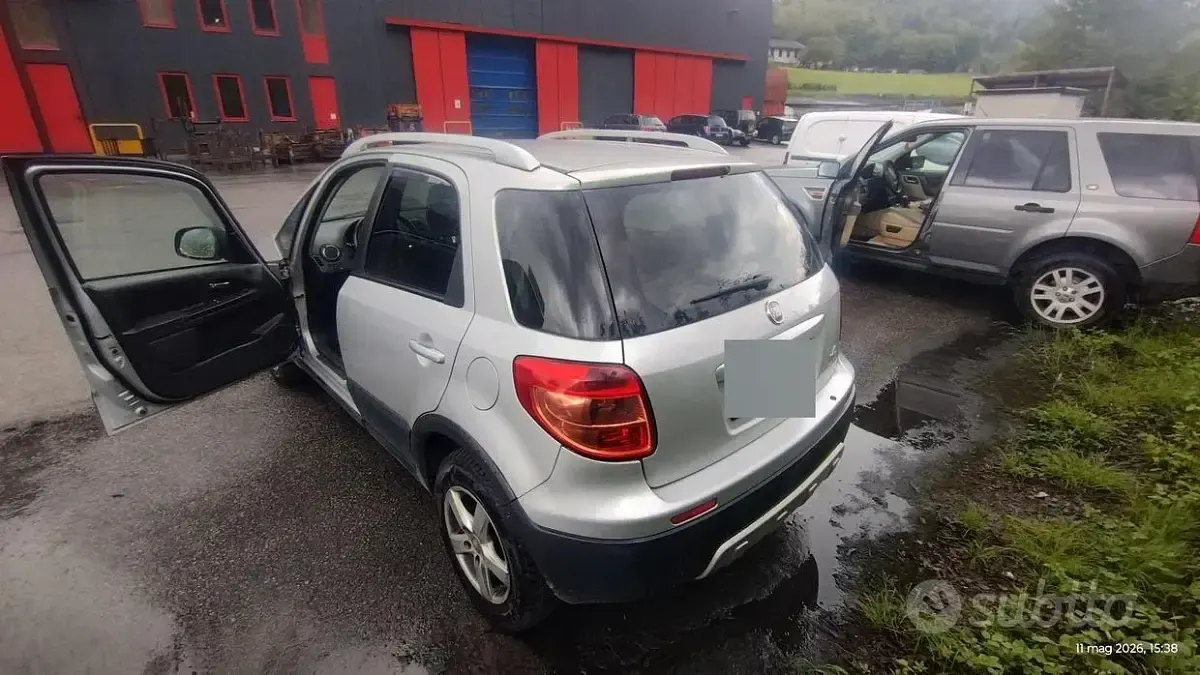 Usata Fiat Sedici 135 CV (99 kW) 2011 Grigio SUV