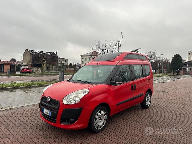 Usata Fiat Doblò 104 CV (76 kW) 2014 Rosso Monovolume