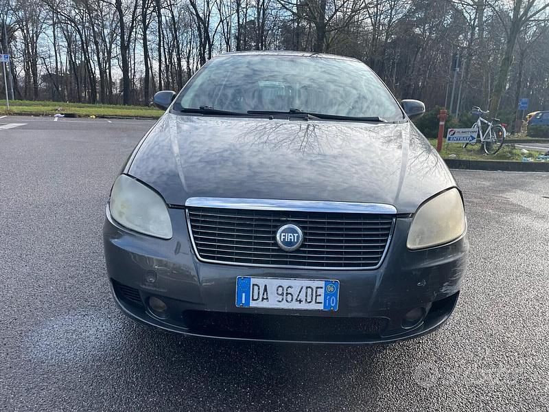 Begagnad Fiat Croma 150 HK (110 kW) 2006 Brun Kombi