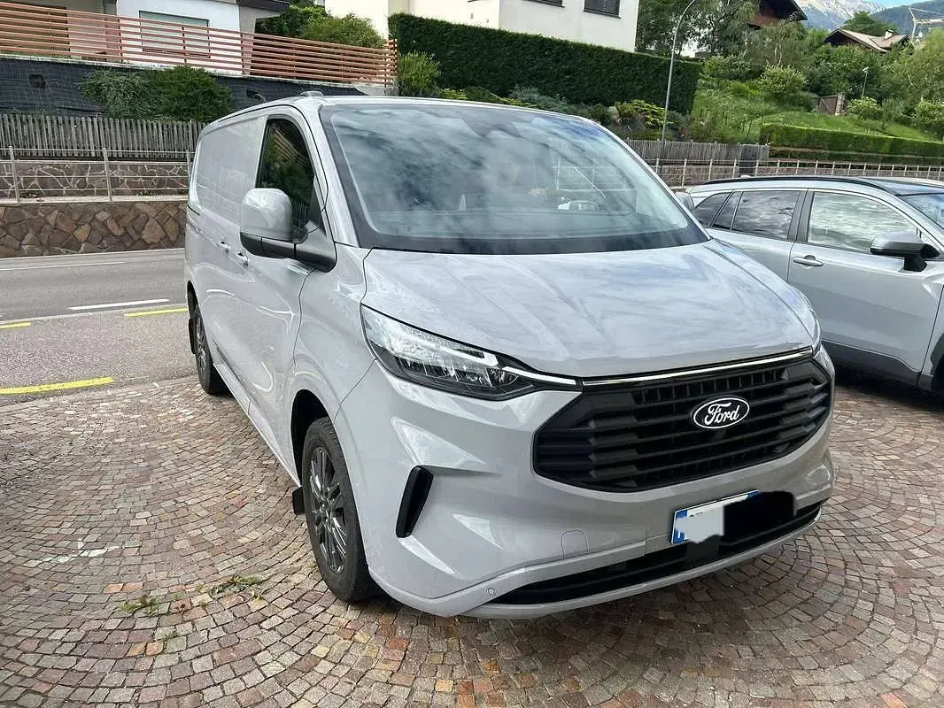 Usata Ford Transit Custom Titanium 170 CV (125 kW) 2024 Grigio Furgone