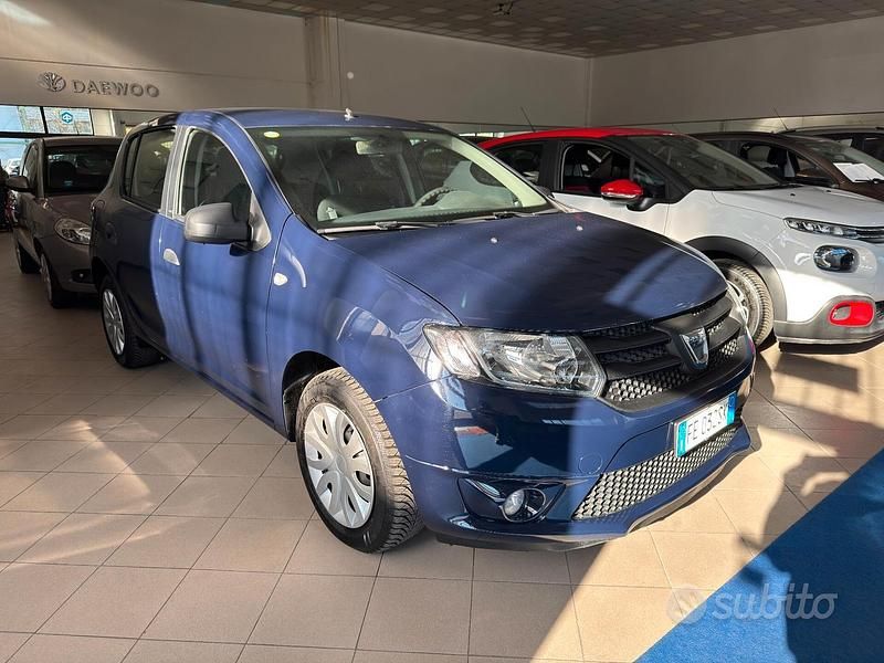 Usata Dacia Sandero Ambiance 75 CV (55 kW) 2016 Blu Berlina