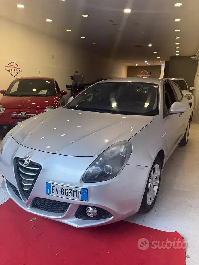 Usata Alfa Romeo Giulietta Exclusive 105 CV (77 kW) 2013 Grigio Utilitaria