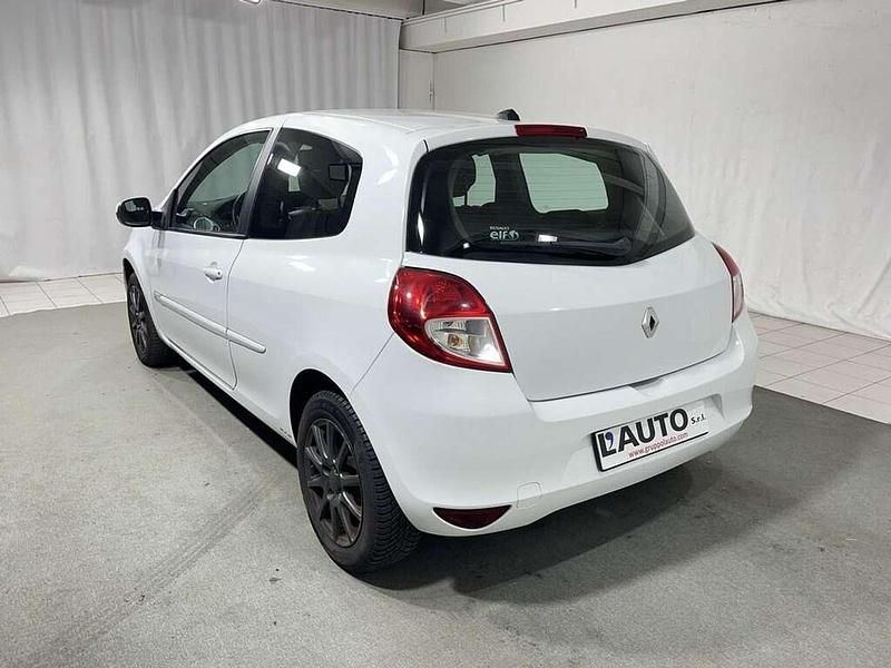 Usata Renault Clio IV 75 CV (55 kW) 2012 Bianco Berlina