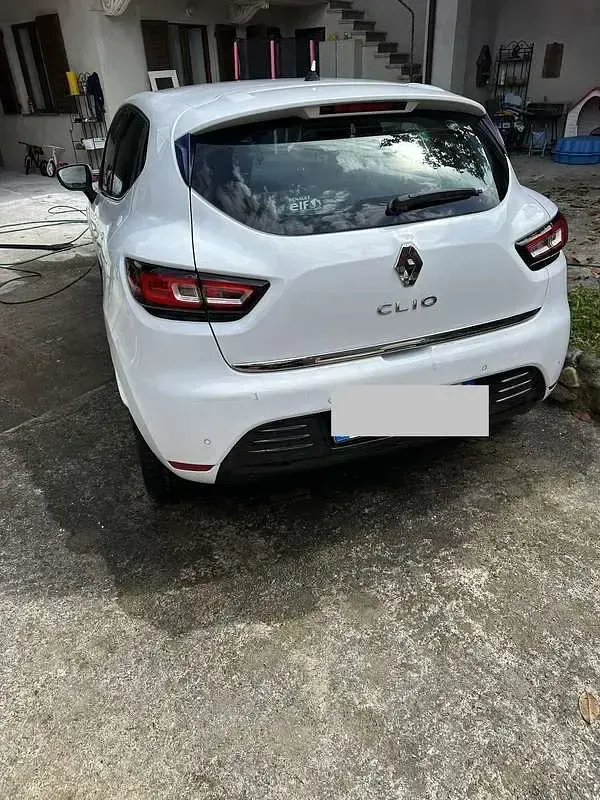 Usata Renault Clio IV Zen 75 CV (55 kW) 2017 Berlina