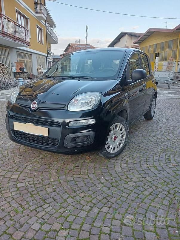 Nero Usata 2019 Fiat Panda Due volumi | 6800 € (Buon prezzo) - Immagine 1/4