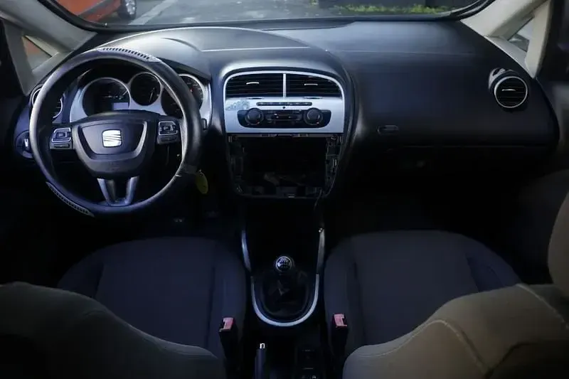 Usata Seat Altea XL Style 105 CV (77 kW) 2011 Grigio Monovolume
