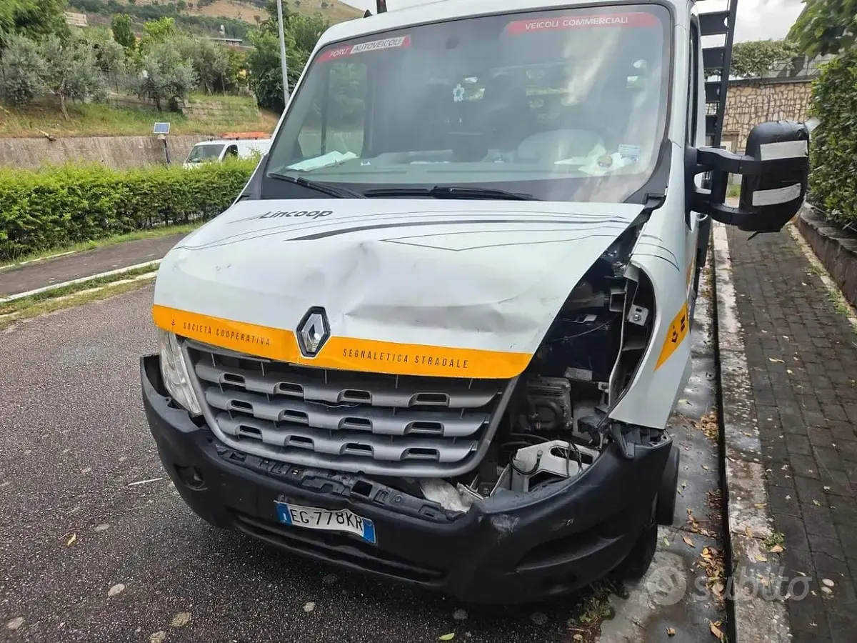 Usata Renault Master 145 CV (106 kW) 2011 Bianco Berlina