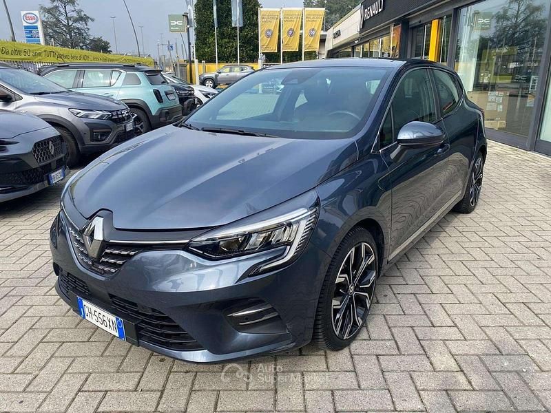 Usata Renault Clio V Intens 140 CV (102 kW) 2022 Grigio navy Berlina