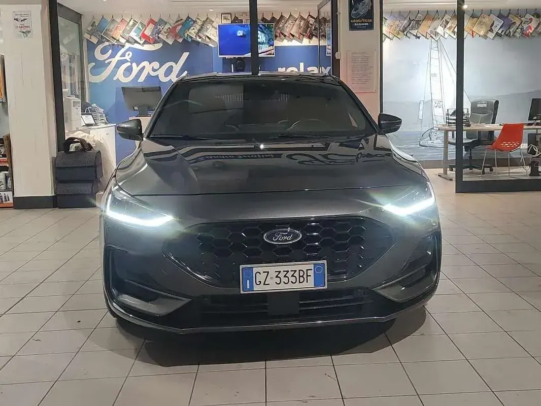 Usata Ford Focus ST-Line 155 CV (114 kW) 2025 Grigio Berlina