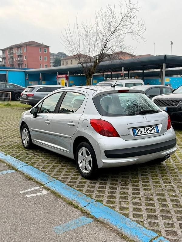 Usata Peugeot 207 95 CV (69 kW) 2008 Grigio Berlina