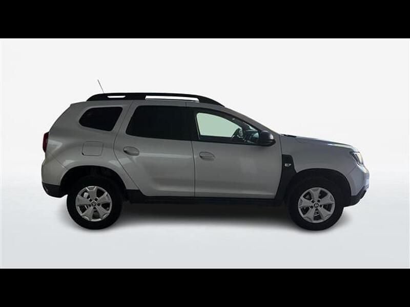 Usata Dacia Duster Comfort 110 CV (80 kW) 2018 Grigio chiaro SUV