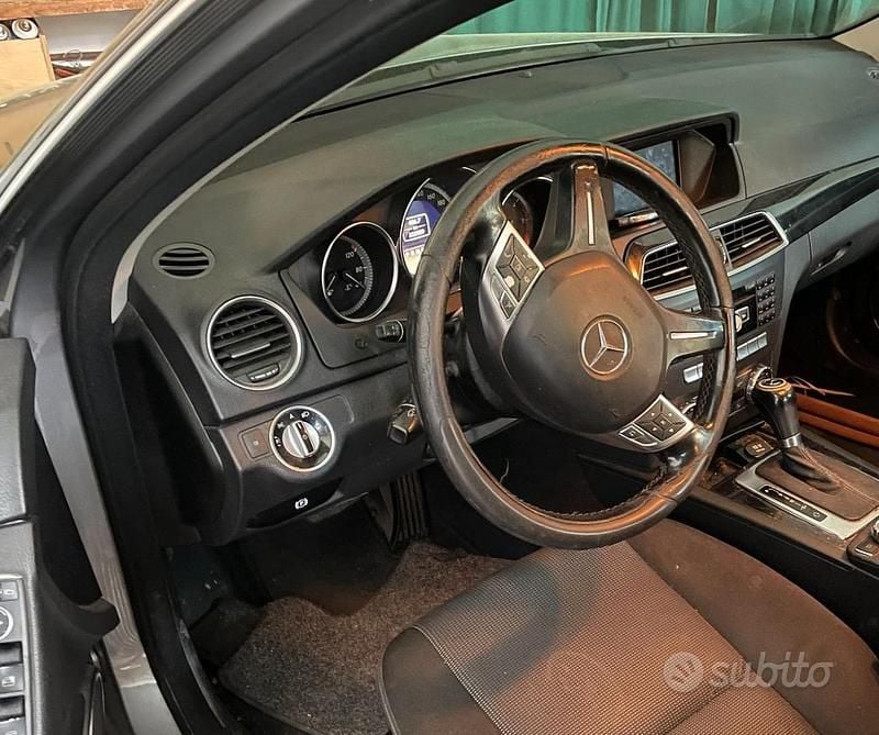 Usata Mercedes C200 136 CV (100 kW) 2011 Grigio Station wagon
