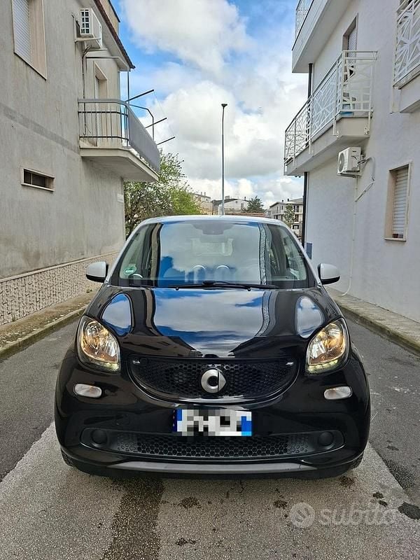 Usata Smart ForFour Passion 70 CV (51 kW) 2014 Nero Utilitaria
