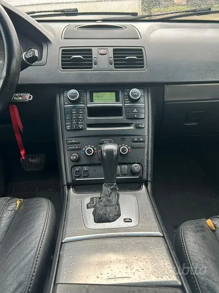 Usado Volvo XC90 Momentum 185 HP (136 kW) 2008 Cinzento SUV