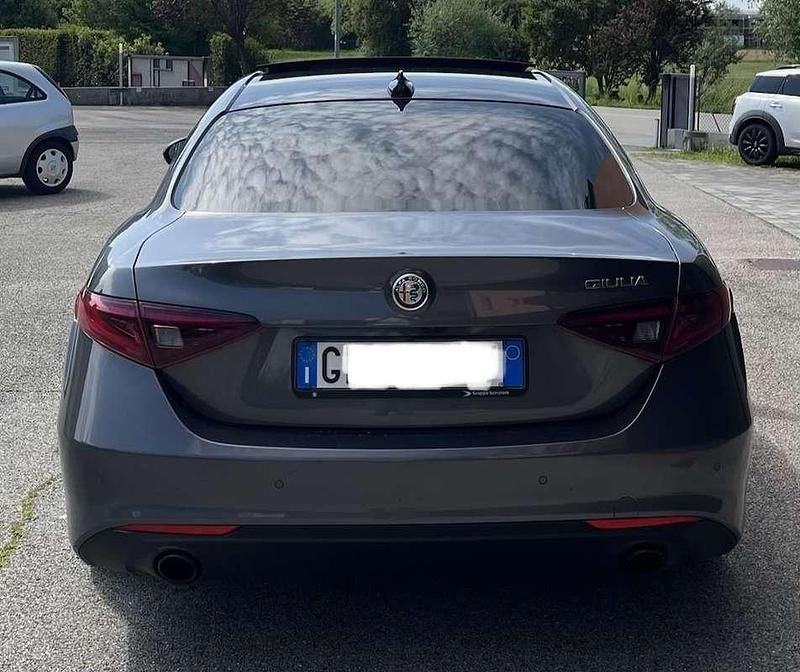Usata Alfa Romeo Giulia Sprint 190 CV (139 kW) 2022 Grigio Berlina