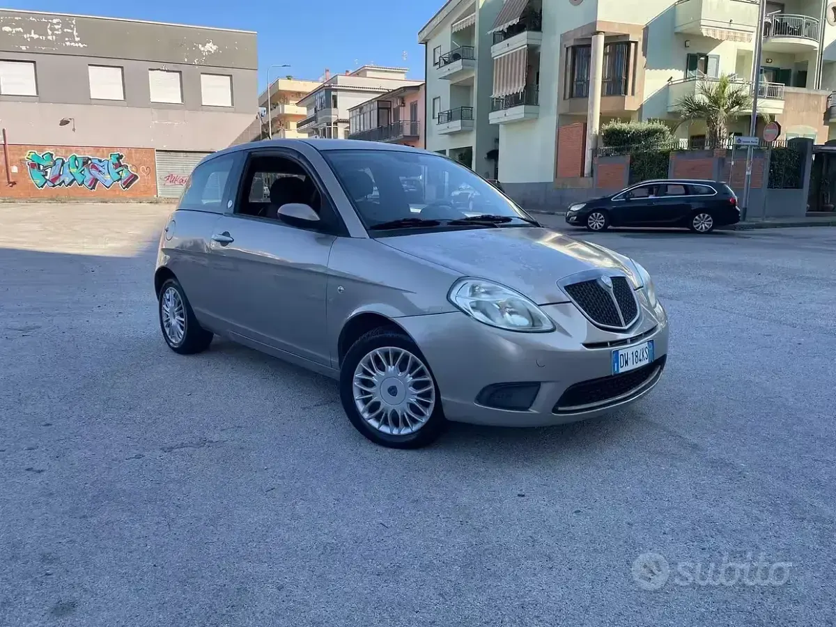 Usata Lancia Ypsilon 77 CV (56 kW) 2010 Utilitaria