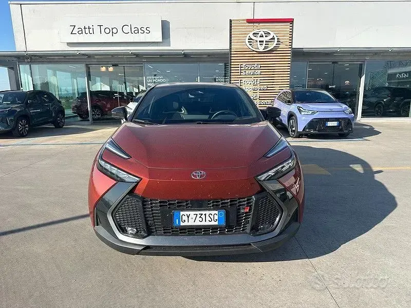 Usata Toyota C-HR Sport 154 CV (113 kW) 2025 Metal oxide & black SUV