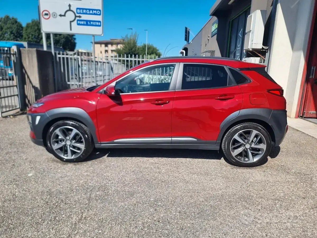 Usata Hyundai Kona Xpossible 136 CV (100 kW) 2019 Rosso SUV