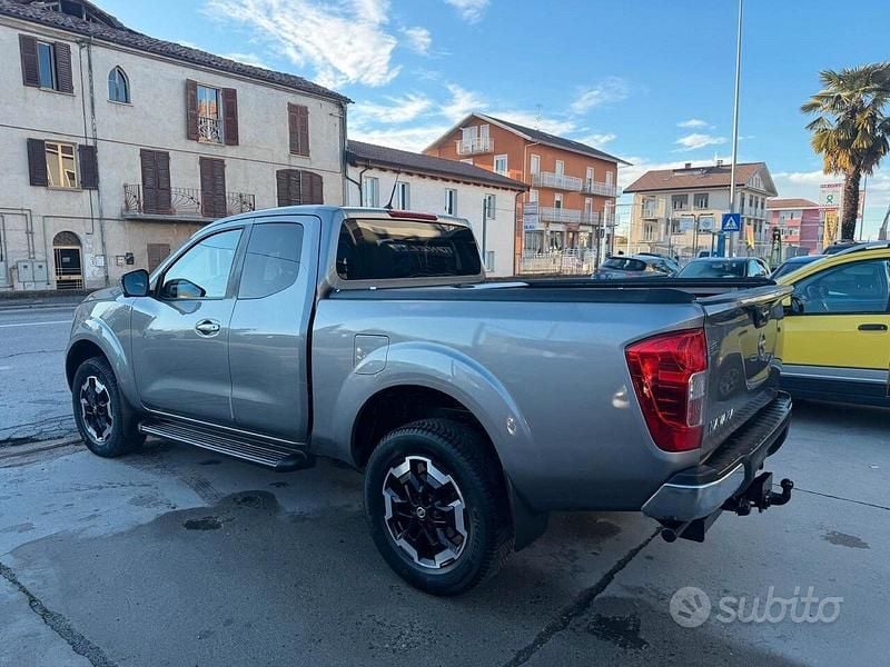 Gebraucht Nissan Navara Acenta 163 PS (119 kW) 2021 Grau Pickup