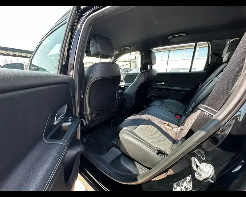 Usata Mercedes GLB180 116 CV (85 kW) 2021 Nero notte SUV