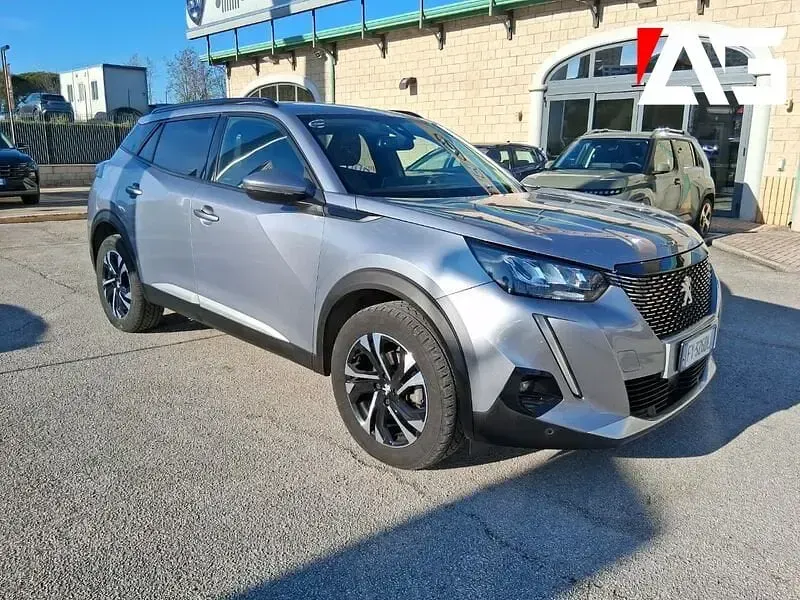Usata Peugeot 2008 Allure 131 CV (96 kW) 2020 Grigio SUV