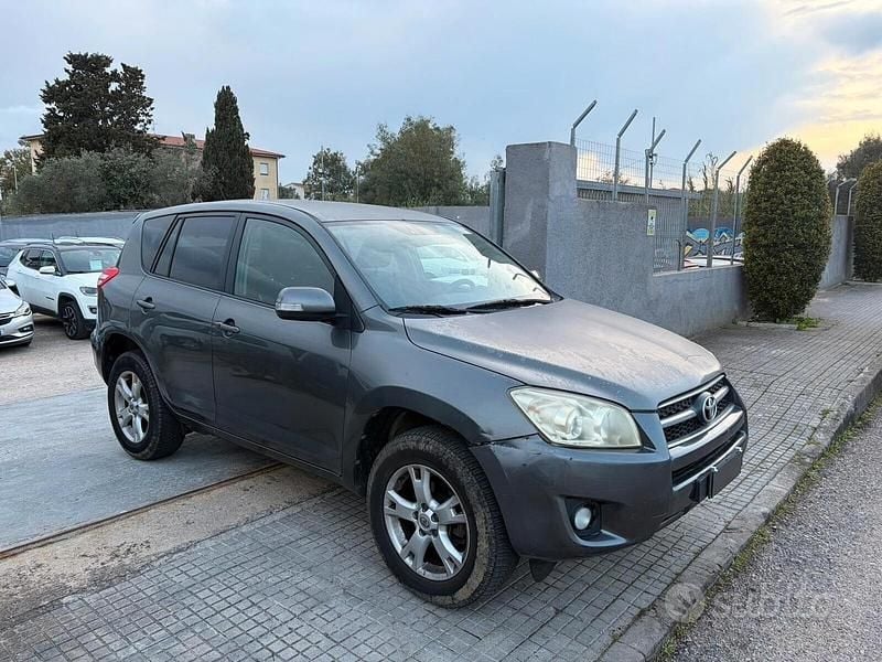 Usata Toyota RAV4 150 CV (110 kW) 2009 Grigio SUV