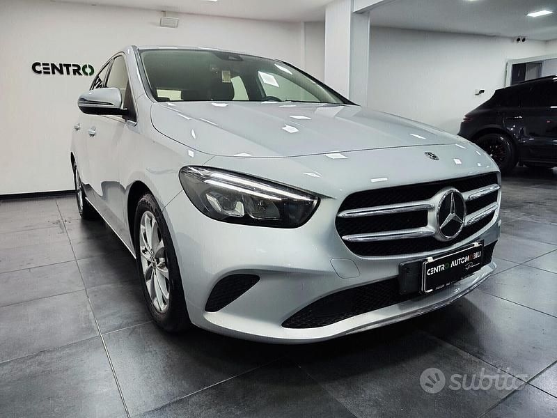 Usata Mercedes B180 116 CV (85 kW) 2021 Grigio Monovolume