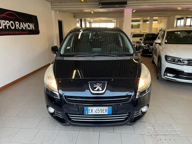 Usata Peugeot 5008 Allure 112 CV (82 kW) 2012 Nero Monovolume