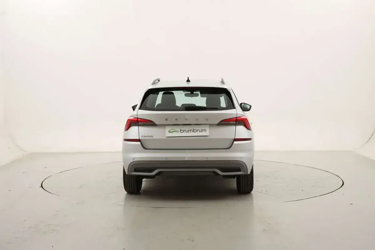 Usata Skoda Kamiq Ambition 110 CV (80 kW) 2022 Argento SUV