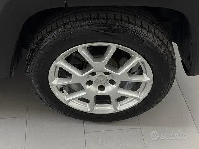 Begagnad Jeep Renegade Limited 131 HK (96 kW) 2022 Vit SUV