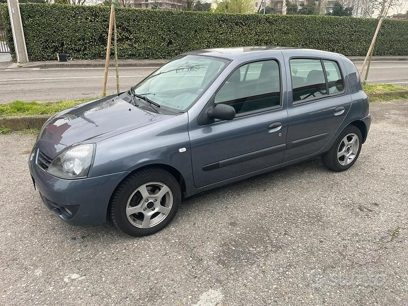 Usata Renault Clio II 2006 Grigio Berlina