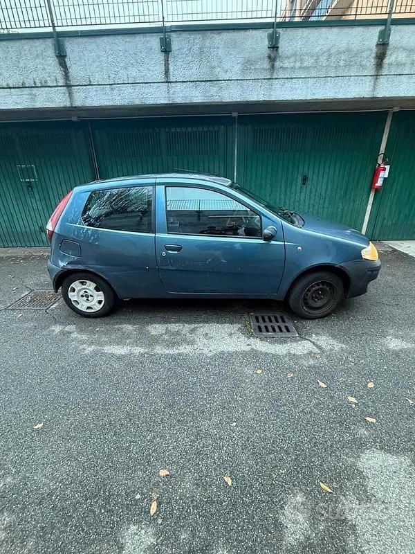 Usata Fiat Punto Active 60 CV (44 kW) 2004 Utilitaria