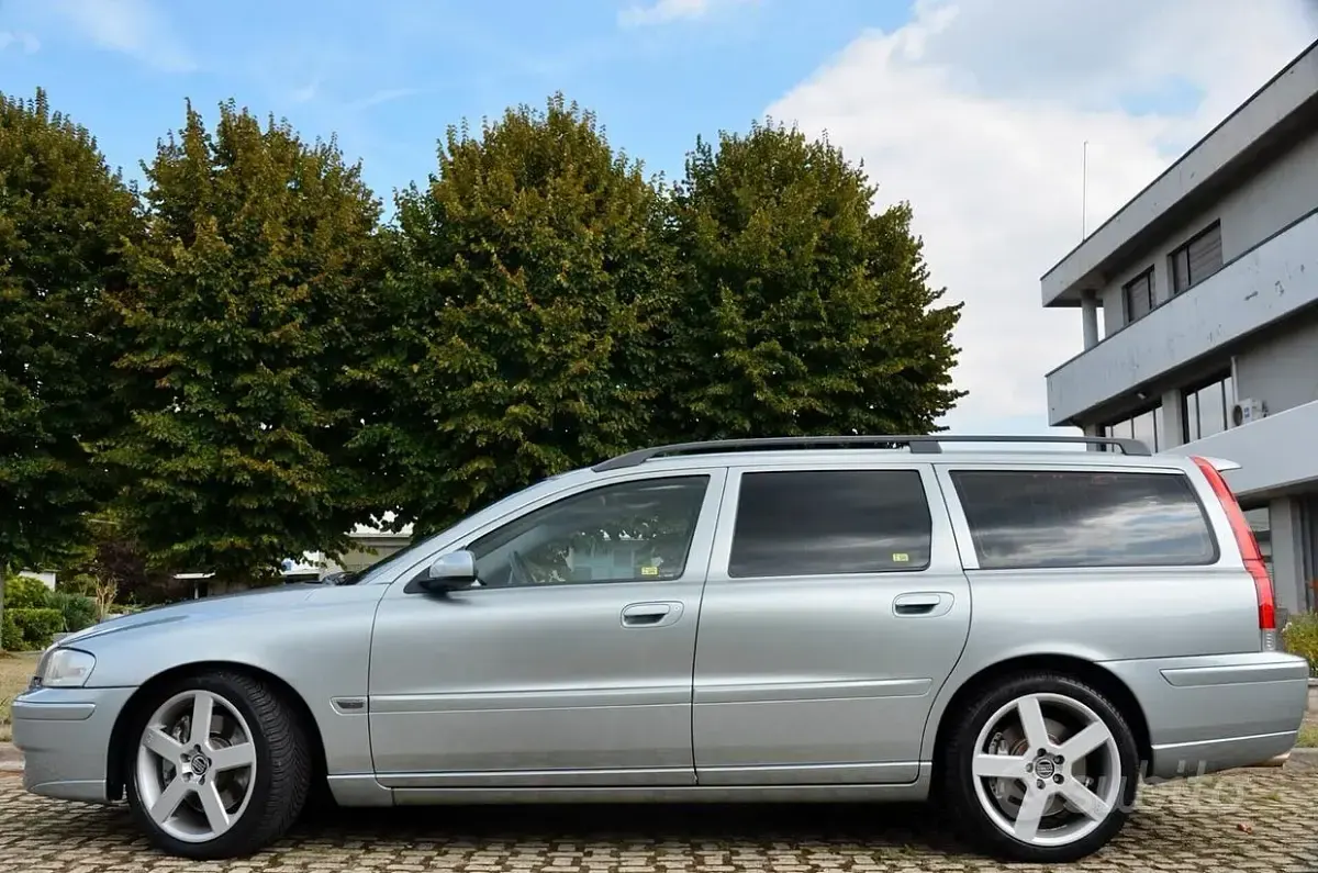 Usata Volvo V70 299 CV (219 kW) 2006 Grigio Station wagon