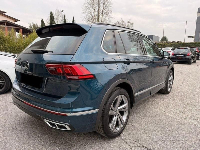 Usata VW Tiguan R-line 150 CV (110 kW) 2022 Blu SUV