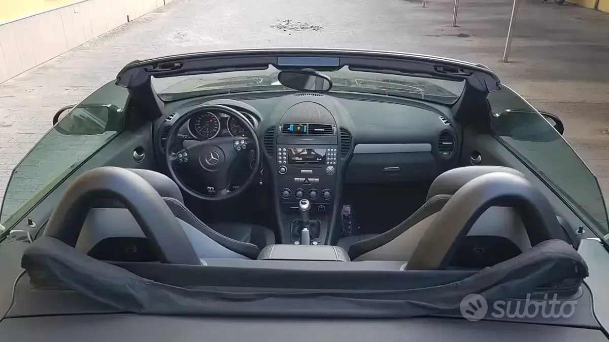 Usata Mercedes SLK350 272 CV (200 kW) 2004 Nero Cabrio